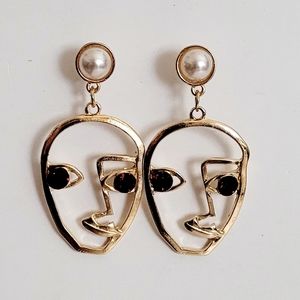 Abstract Face earrings💫